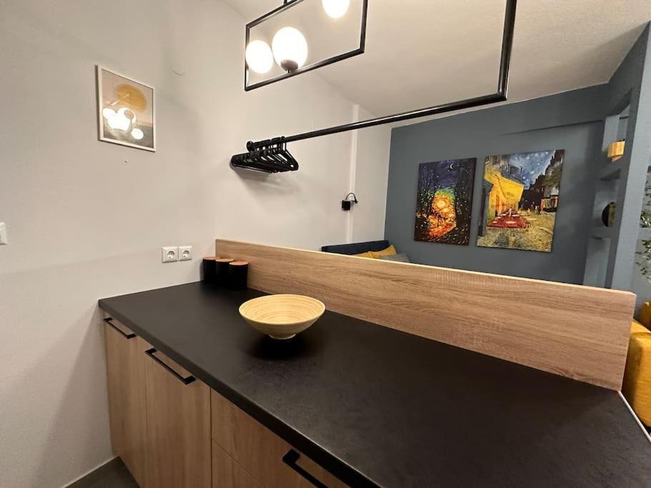 The Yellowblue Apartment, Downtown Thessaloniki Exterior photo