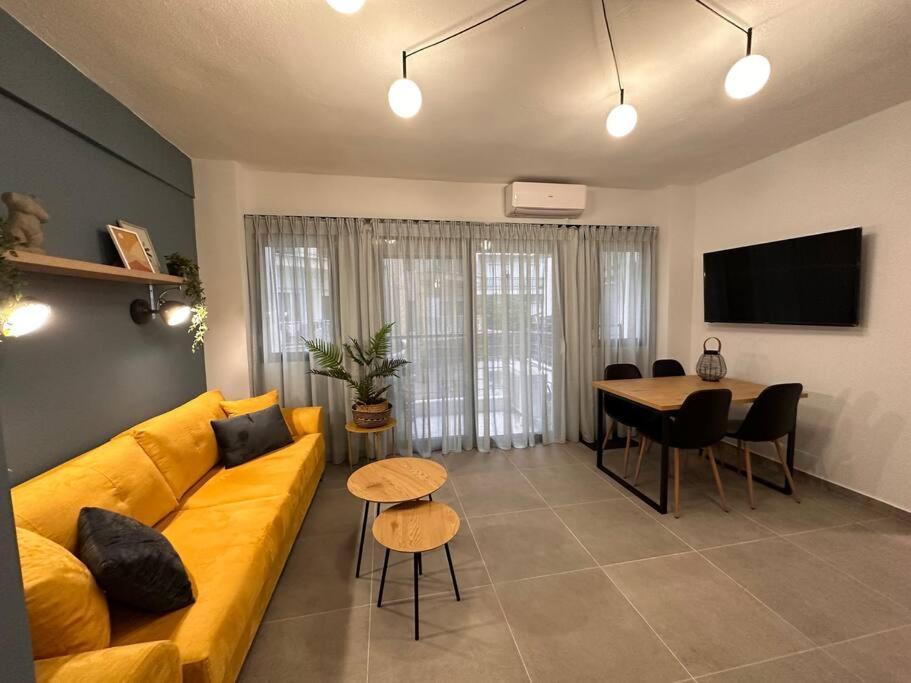 The Yellowblue Apartment, Downtown Thessaloniki Exterior photo